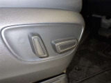 パワーシート搭載。微妙な調整が手軽にでき、ピッタリのポジションで運転することが可能です。