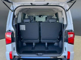 普段のお買い物や通勤、送迎等に十分な荷室スペースを確保しております。セカンドシートを倒すと、大きな荷物の積載も可能です♪