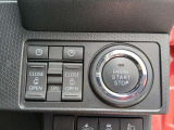 スタートボタンは運転席の右側についております! また、リア両扉の操作ができるスイッチもあります!