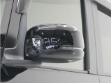 ◆ドアミラーウインカー◆ドアミラーにウインカーを装備しています。対向車に自身の進行方向を合図し安全に運転できます。