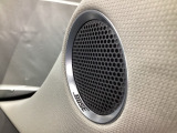 BOSE社との共同開発により室内空間に最適な音響チューニングを施し、クリアで臨場感のあるダイナミックサウンドをお楽しみいただけます。