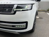 フロントフェイスを際立たせるLEDヘッドライトを装備しています。