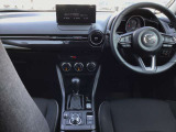 広々とした視界で運転も快適。勿論、安心、安全なSRSエアバックシステム運転席&助手席付