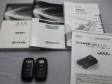 取説・メンテナンスノート・スマートキーの3点セットです。