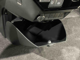 脱着式のインパネセンター大型ボックスが付いてます