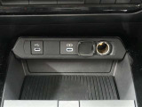アクセサリーソケット・充電用USB端子(タイプC)・通信用USB端子(タイプC)
