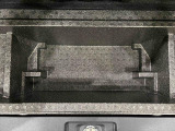 ラゲージの底には、大容量の収納ができる深底ラゲージアンダーボックス。小物のキャンプ道具の収納に大活躍!