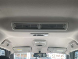 後席向けの送風口が付いており、車内の空気を循環させます☆