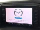 【メーカー純正ナビ】インテリアに溶け込むスタイリッシュな「専用設計」メーカーナビを装備♪視認性や操作性など基本性能にも優れ、より上質なカーライフをお楽しみいただけます。