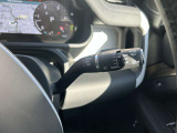 ワイパーレバーも直感的に操作可能で、運転に集中できます。