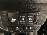 両側電動スライドドア☆電動スライドドアには挟み込み防止機能が付いています。腕や足・異物を感知すると、動作が停止します。
