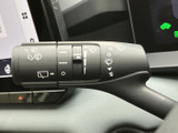 雨天時でも、視界を確保し安全運転をサポート。ワンアクションでワイパーを操作でき、運転中の集中力を維持。