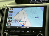 鮮明な画面で、目的地までのナビゲーションやエンターテイメントを楽しめます。詳細な地図情報と多彩な機能で、快適なドライブをサポートしてくれるでしょう。