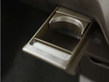 ◆ドリンクホルダー◆手の届きやすい場所にドリンクホルダーがあり、とても便利です。