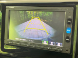 【バックカメラ】駐車時に後方がリアルタイム映像で確認できます。大型商業施設や立体駐車場での駐車時や、夜間のバック時に大活躍!運転スキルに関わらず、今や必須となった装備のひとつです!