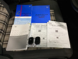 メンテナンスノート【点検整備記録簿・保証書】、取説も揃ってます。スマートキーはバッグなどにしまったままボタン操作でエンジンの始動・停止ができて大変便利です