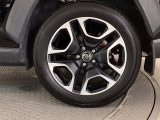 アルミホイールです。足元が引き立つので、車全体のイメージがアップしますよ!