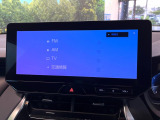 【メーカー純正ナビ】インテリアに溶け込むスタイリッシュな「専用設計」メーカーナビを装備♪視認性や操作性など基本性能にも優れ、より上質なカーライフをお楽しみいただけます。