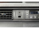スマホの充電に便利な前席USBソケット(TypeC)♪