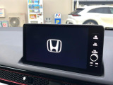 【9インチ ホンダコネクトディスプレイ】視認性の高い大画面ディスプレイでナビの使用や、お持ちのスマートフォンと連携したbluetoothでの音楽再生が可能です♪