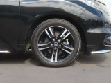 【ホンダ純正アルミホイール付き】タイヤサイズは『215/60R16』です。