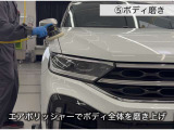 【久喜商品化センターのご紹介】エアポリッシャーを使いボディ全体を丁寧に磨き上げます。