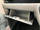 品質へのこだわり!フロアマットやシートなど車内をキレイに清掃し、ニオイや汚れなどを徹底的にクリーニングしてもらっております。室内はピカピカです☆
