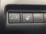 【パワーバックドア】スマートキーや運転席のボタンを押すだけでリアゲートが自動で開閉します!荷物を持っている時や、高い位置にあるバックドアを閉める際に便利な機能です♪