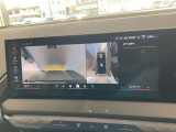 鮮明なバックカメラと上空からのサラウンドビューで駐車もラクラク。