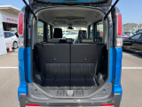 4名乗車時の荷室です。軽でも十分な荷室容量です!リアシートを倒せば広々荷室の出来上がりです!