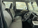広々とした運転席!