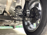 お車を安心してお乗りいただく為には、足回りの定期点検が欠かせません。サービスサポート(有償保証)では無料点検もご提供しており、安心のカーライフをお過ごしいただけるサポート体制が整っています。