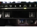 運転席と助手席には寒い日の肩や腰、冷えやすい下肢を温めてくれるシートヒーターが付いております!