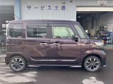 常時20数台のお車を展示しておりますので、お気軽にお立ち寄りください♪