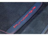 フロアマットにもProsangueのロゴが刺繍されております。