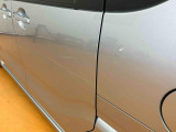 左スライドドア.左クオーターパネルキズがあります。