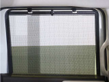 【ロールサンシェード】日差しを和らげ、プライバシー保護にも役立ちます。