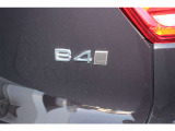 「B4」とは、2.0リッター直列4気筒ガソリンエンジンに48Vのマイルドハイブリッドシステムを組み合わせた、環境性能と上質な走りを両立するパワートレインおよびその搭載モデルの名称です。