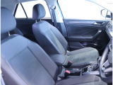 系列店《Volkswagen久留米、博多認定中古車センター》でのお車でもご案内可能です。