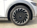フロントタイヤサイズ、255/45R20 PILOT SPORT EV
