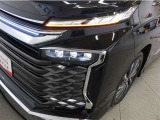 LEDヘッドライトです。デザイン性がよくとても明るいので、夜間の走行や悪天候でも安心です。しかも長寿命!