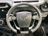 インテリアに合わせたデザインのステアリングは、運転される方のことも考え、運転しやすい形状、大きさです。是非一度、実際に触ってお確かめください。