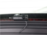 スーパーナイトビジョン2.0をリアカメラにも搭載。夜間走行や暗い駐車場などの低照度環境でも鮮明な映像で録画することができます。スマートフォンとPCで映像を確認できます。安心の純正品です。