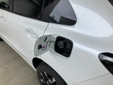 当店は仕上げ業者と提携して、車両の仕上げを行っております。磨き、ルームクリーニング、ヘッドライト磨き、を一貫して行っております。