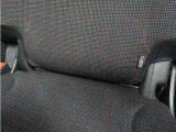 ◆ISOFIX◆シートベルトいらずでチャイルドシートと固定金具を連結するだけでガッチリ固定できます。