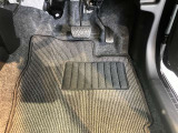 ダイハツディーラーでは「ダイハツ認定U-CAR」という基準を設け、車選びに詳しくないお客様でも「安心して選べる」をご提供しています。
