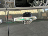 品質へのこだわり!フロアマットやシートなど車内をキレイに清掃し、ニオイや汚れなどを徹底的にクリーニングしてもらっております。室内はピカピカです☆