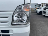 【ヘッドライト】明るく照らすので暗い夜道からお客様を守ってくれます。