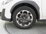機敏さを引き立てる純正アルミ 225/60 R17 装着!
