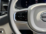 ◆ステアリング/アダプティブ・オートクルーズコントロールは、前走車との車間を一定に保ってくれる便利機能です